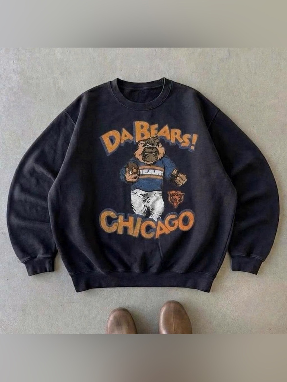 Chicago Bears Black Graphic Crewneck Sweatshirt - Vintage Team Design